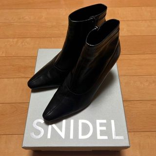 スナイデル(SNIDEL)のラウンドヒールショートブーツ(ブーツ)