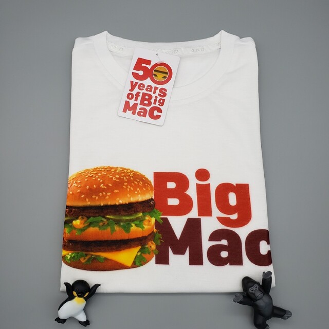 マクドナルド(マクドナルド)の海外限定★マクドナルド★Tシャツ★50years of Big Mac エンタメ/ホビーのコレクション(その他)の商品写真