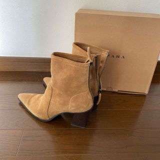 ザラ(ZARA)のZARA スウェードブーツ　サイズ35(ブーツ)