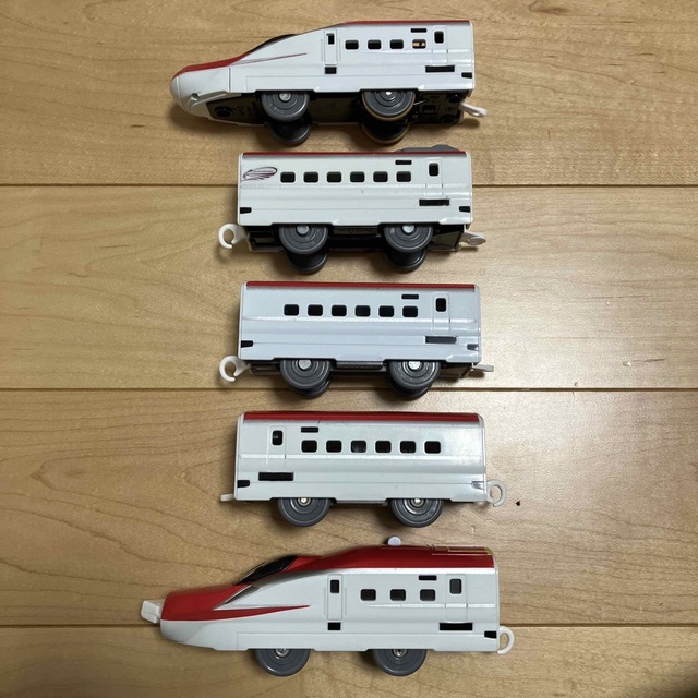 Takara Tomy(タカラトミー)のプラレール　E6系こまち　マスコン&連結仕様　E5系はやぶさ　連結仕様 キッズ/ベビー/マタニティのおもちゃ(電車のおもちゃ/車)の商品写真