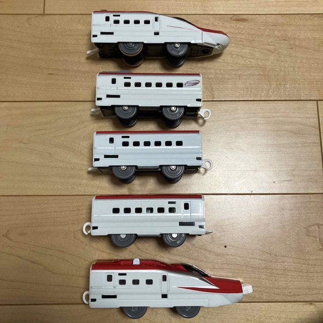 Takara Tomy(タカラトミー)のプラレール　E6系こまち　マスコン&連結仕様　E5系はやぶさ　連結仕様 キッズ/ベビー/マタニティのおもちゃ(電車のおもちゃ/車)の商品写真