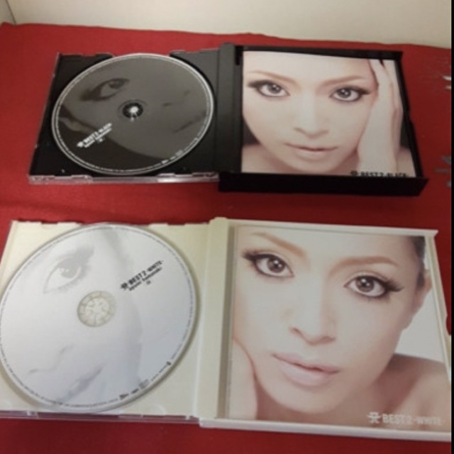 浜崎あゆみ BEST2 white&black エンタメ/ホビーのCD(ポップス/ロック(邦楽))の商品写真