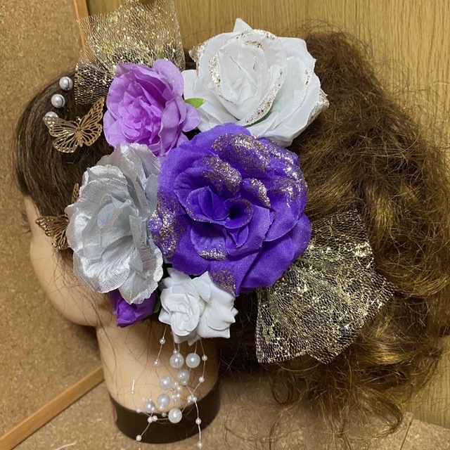 No.801 華やか♡ 白紫銀 ♡ 振袖髪飾り 成人式髪飾り 結婚式 卒業式 ハンドメイドのアクセサリー(ヘアアクセサリー)の商品写真