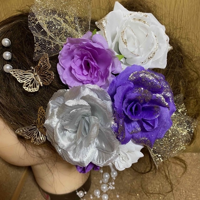 No.801 華やか♡ 白紫銀 ♡ 振袖髪飾り 成人式髪飾り 結婚式 卒業式 ハンドメイドのアクセサリー(ヘアアクセサリー)の商品写真