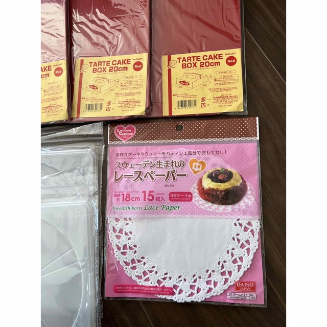 タルト箱　ケーキトレー　レースペーパー　バレンタインクリスマス誕生日 食品/飲料/酒の食品(菓子/デザート)の商品写真