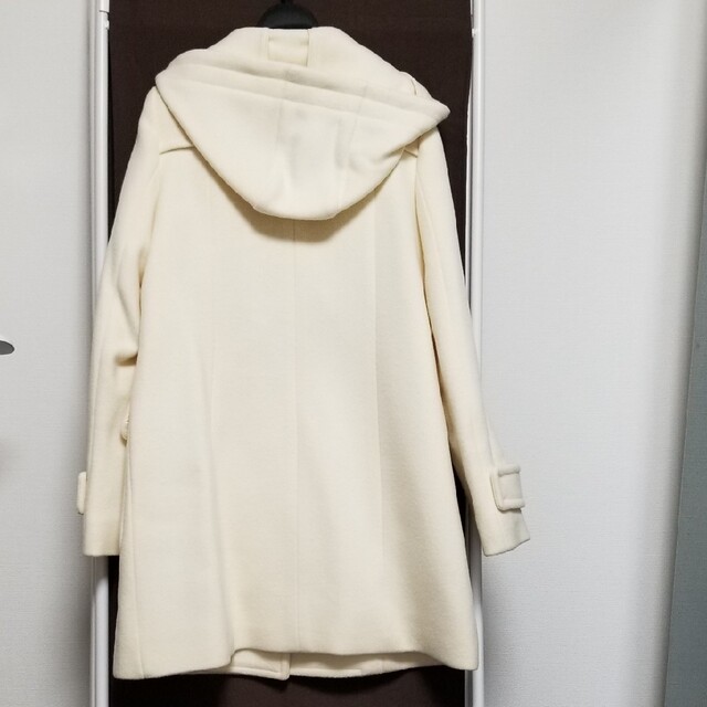 LAISSE PASSEのオフホワイトダッフルコート