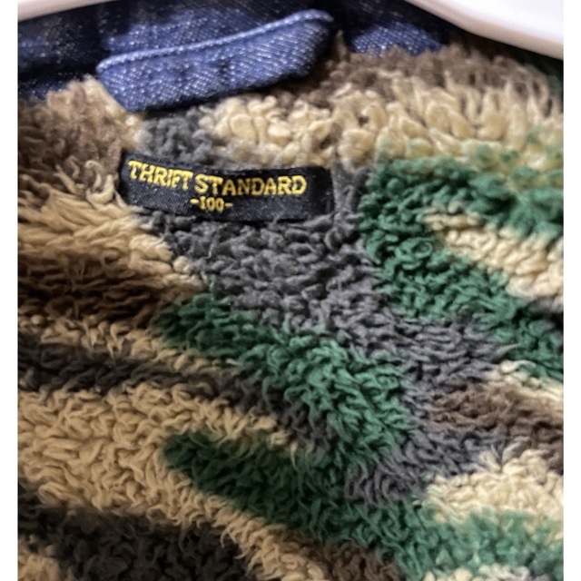 thrift standard キッズ　ベスト　100㎝　デニム　 キッズ/ベビー/マタニティのキッズ服男の子用(90cm~)(ジャケット/上着)の商品写真