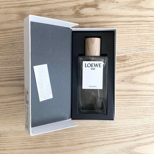 LOEWE(ロエベ)の【新品】LOEWE/ロエベ/オードパルファム/100ml/001ウーマン コスメ/美容の香水(香水(女性用))の商品写真