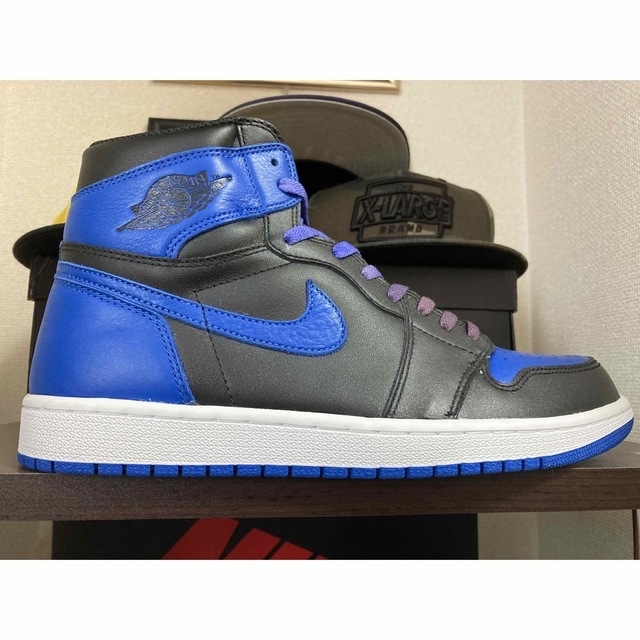 NIKE(ナイキ)の今日限定！NIKE AIR JORDAN 1 ROYAL 2017 金欠のため メンズの靴/シューズ(スニーカー)の商品写真