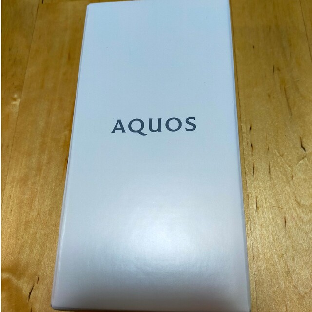 AQUOS(アクオス)の11/25発売 SHARP AQUOS sense7 ライトカッパー SHM24 スマホ/家電/カメラのスマートフォン/携帯電話(スマートフォン本体)の商品写真