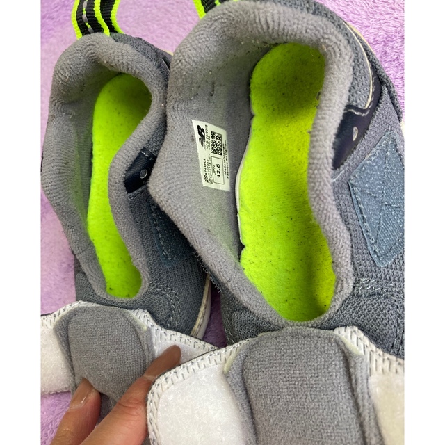 ニューバランス　12.5サイズ キッズ/ベビー/マタニティのベビー靴/シューズ(~14cm)(スニーカー)の商品写真