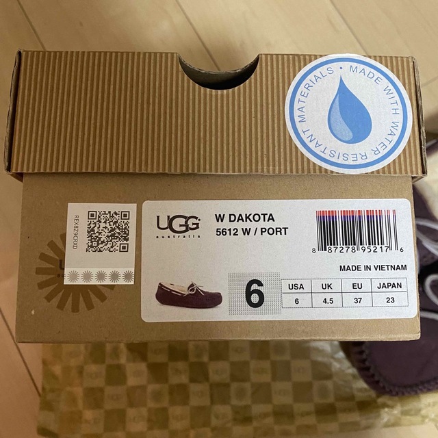 UGG(アグ)のUGG DAKOTA PORT 23cm レディースの靴/シューズ(スリッポン/モカシン)の商品写真
