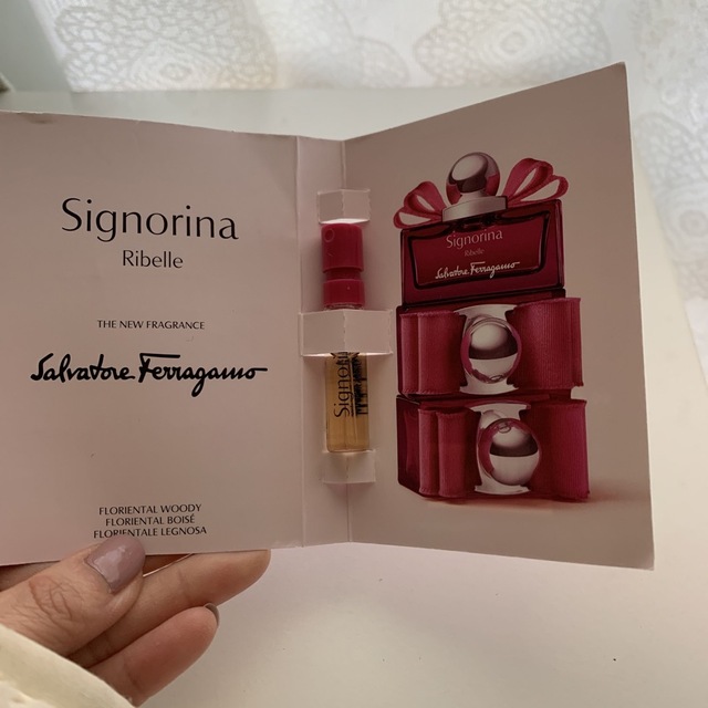Salvatore Ferragamo(サルヴァトーレフェラガモ)の香水　サンプルセット コスメ/美容の香水(香水(女性用))の商品写真