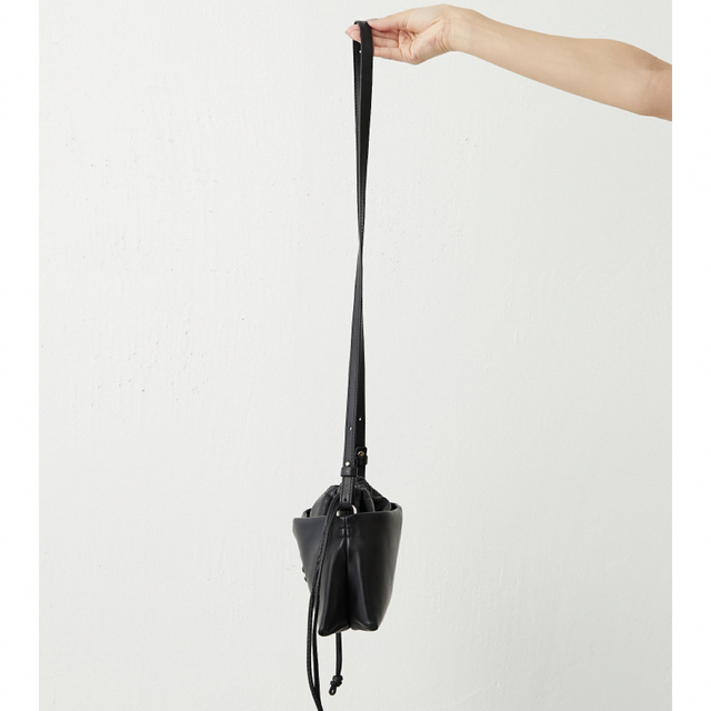 専用】ear PAPILLONER 《牛革》エンボスミニ巾着ショルダーバッグ 【美品】 www.previntec.com