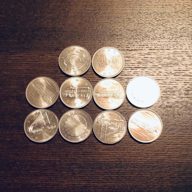 記念硬貨 500円10枚 額面5000円の通販 by みみ's shop|ラクマ 記念硬貨 500円10枚 額面5000円