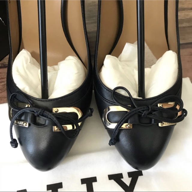Bally(バリー)の新品 BALLY リボンパンプス レディースの靴/シューズ(ハイヒール/パンプス)の商品写真