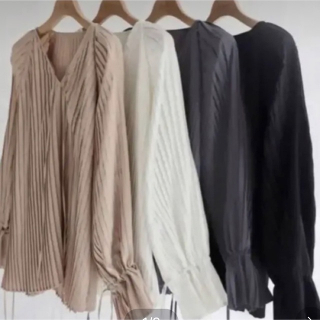 louren】all pleats volume blouseの通販 by pom's shop｜ラクマ