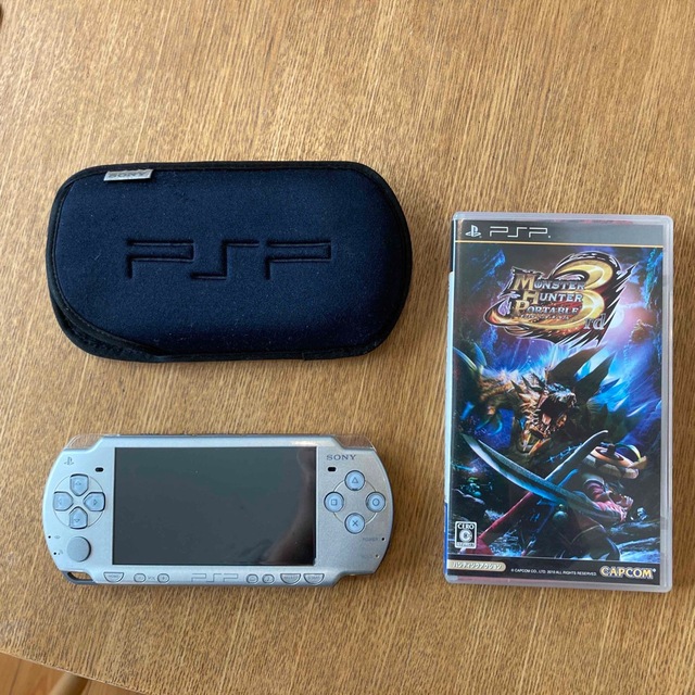 PlayStation Portable(プレイステーションポータブル)のPSP2000本体　ジャンク エンタメ/ホビーのゲームソフト/ゲーム機本体(携帯用ゲーム機本体)の商品写真