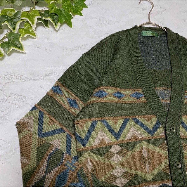 柄ニット　総柄　セーター　デザイン　カーディガン　レトロ　　くすみカラー