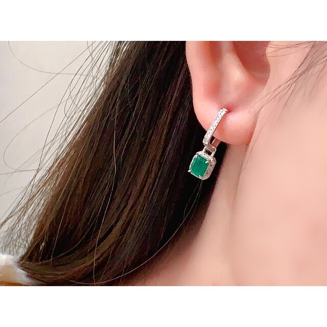 天然ダイヤモンド付きエメラルドピアスk18 - ピアス