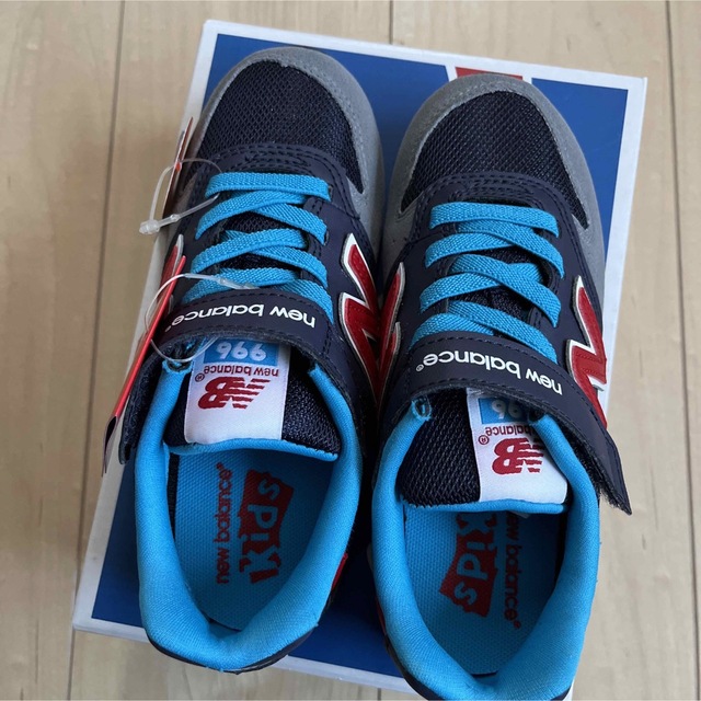 New Balance(ニューバランス)の【新品】19.0　ニューバランス　スニーカー　KV996 キッズ/ベビー/マタニティのキッズ靴/シューズ(15cm~)(スニーカー)の商品写真