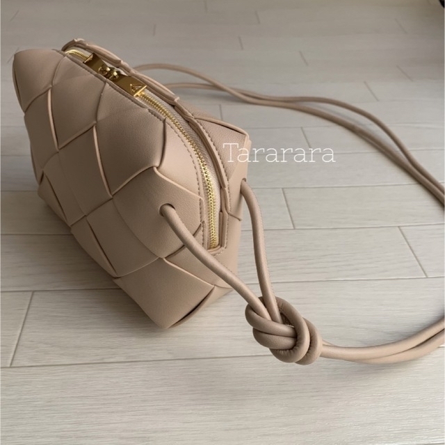 マイトレア 様♡●leather largeBraided バック beige● レディースのバッグ(ショルダーバッグ)の商品写真