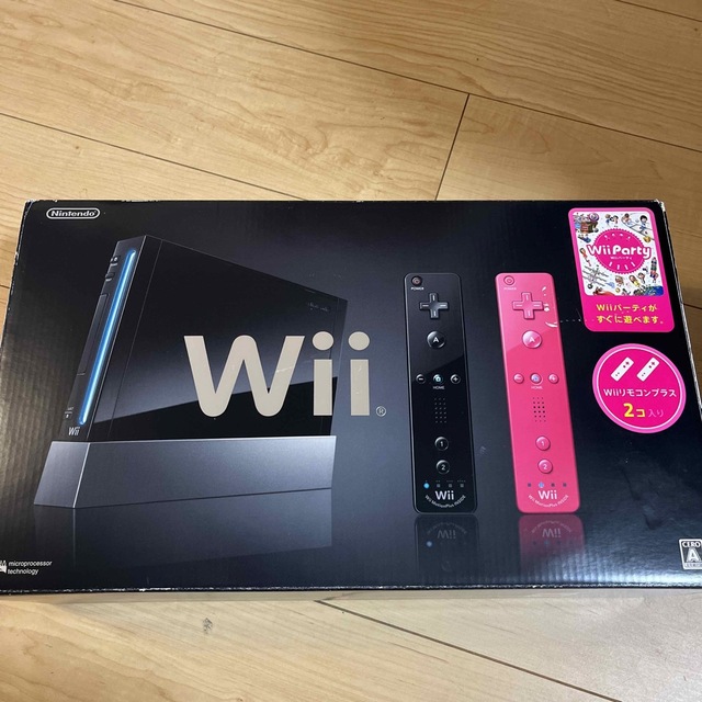 Wii(ウィー)のNintendo Wii RVL-S-KABN 黒　セット エンタメ/ホビーのゲームソフト/ゲーム機本体(家庭用ゲーム機本体)の商品写真