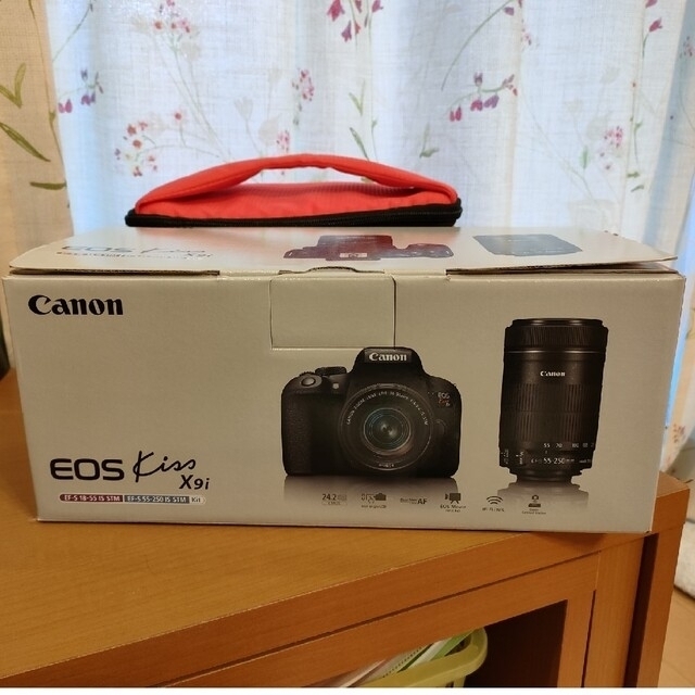 Canon(キヤノン)のCanon EOS KISS X9i Wズームキット スマホ/家電/カメラのカメラ(デジタル一眼)の商品写真