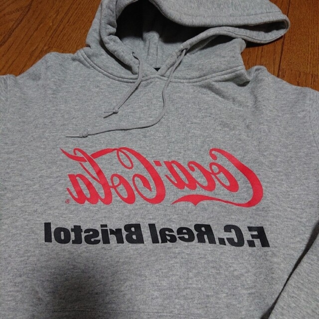 FCRB COCA-COLA MIRROR LOGO HOODIE グレイ M | hartwellspremium.com