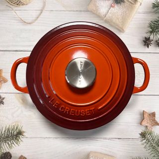 ルクルーゼ(LE CREUSET)の♡ルクルーゼ　ココットロンド  18cm カイエン　レッド　両手鍋　新品　赤(調理道具/製菓道具)