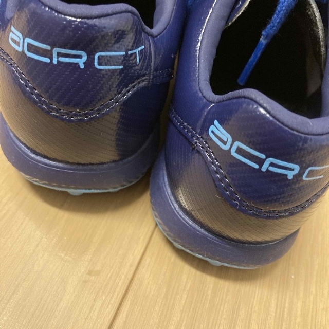 UMBRO(アンブロ)のumbro サッカーシューズ　19cm 【used品】 スポーツ/アウトドアのサッカー/フットサル(シューズ)の商品写真