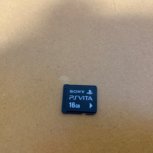 PlayStation Vita(プレイステーションヴィータ)の美品 PSVita 本体 コズミック レッド PCH-1100 箱付き エンタメ/ホビーのゲームソフト/ゲーム機本体(携帯用ゲーム機本体)の商品写真
