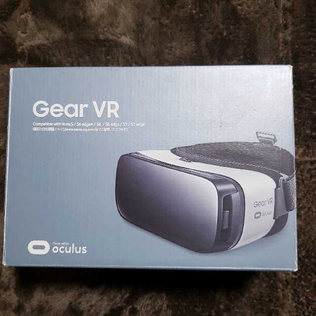 SAMSUNG(サムスン)のSAMSUNG SM-R322NZWAXJP　Gear VR ゴーグル スマホ/家電/カメラのスマートフォン/携帯電話(その他)の商品写真