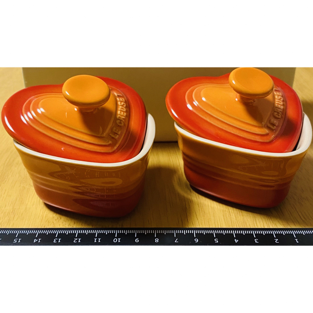 LE CREUSET(ルクルーゼ)のプチ・ラムカンダムール・セット (ハート型ココット オレンジ) インテリア/住まい/日用品のキッチン/食器(食器)の商品写真