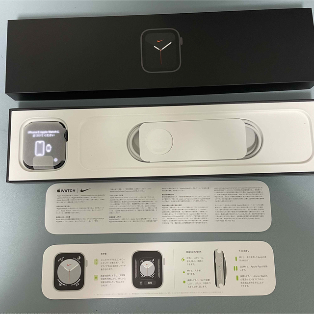 Apple Watch(アップルウォッチ)の美品Apple Watch Nike SE（GPSモデル）44mm A2352 スマホ/家電/カメラのスマホアクセサリー(その他)の商品写真