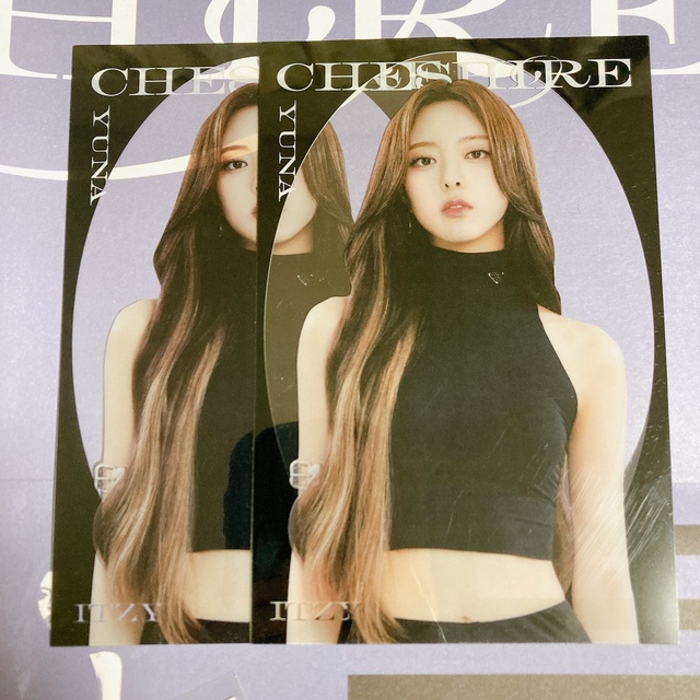 ITZY(イッチ)のITZY YUNA ユナCheshire クリアフォトカード トレカ セット エンタメ/ホビーのCD(K-POP/アジア)の商品写真