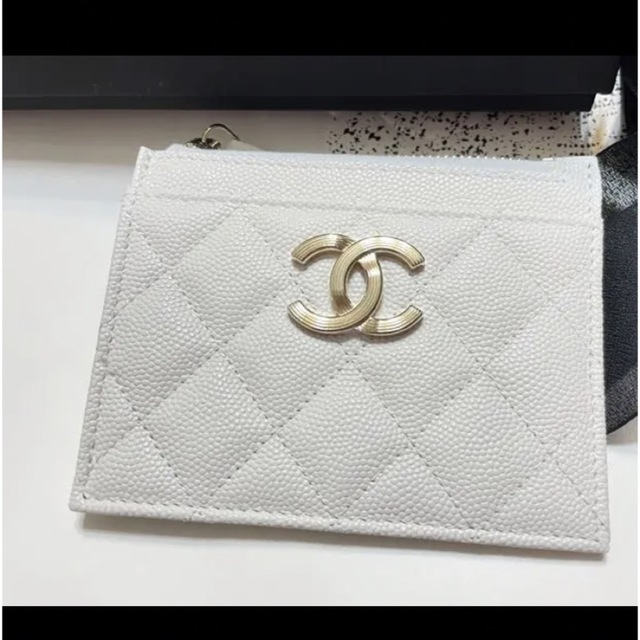 最新作売れ筋が満載 CHANEL シャネル マトラッセ ミニ財布 ホワイト 白