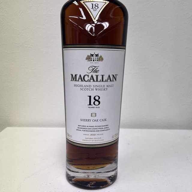マッカラン　18年 食品/飲料/酒の酒(ウイスキー)の商品写真