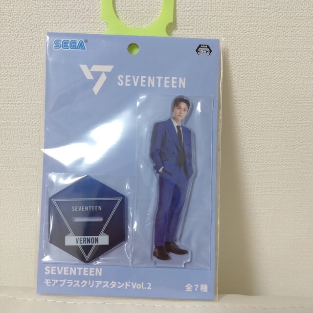 SEVENTEEN　セブチ モアプラスクリアスタンド VERNON　非売品 エンタメ/ホビーのタレントグッズ(アイドルグッズ)の商品写真