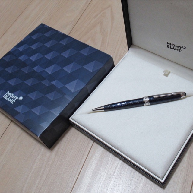 大流行中! - MONTBLANC モンブラン ミッドサイズ ブルーアワー