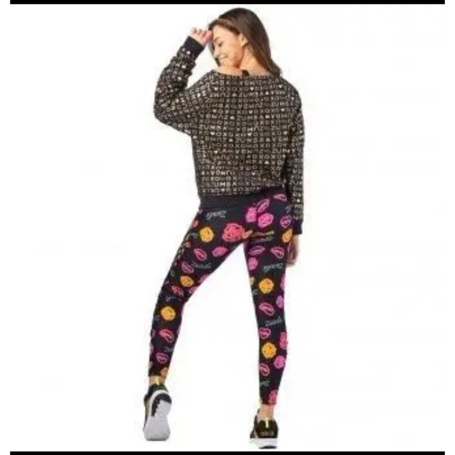 Zumba(ズンバ)のZUMBA XO Off The Shoulder Sweatshirt ズンバ レディースのトップス(シャツ/ブラウス(長袖/七分))の商品写真