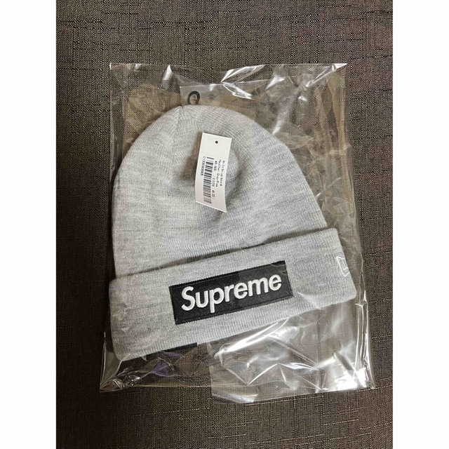 Supreme(シュプリーム)のSupreme New Era Box Logo Beanie Grey メンズの帽子(ニット帽/ビーニー)の商品写真