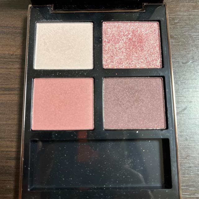 TOM FORD BEAUTY(トムフォードビューティ)のトムフォード　アイカラークォード　インソレントローズ コスメ/美容のベースメイク/化粧品(アイシャドウ)の商品写真