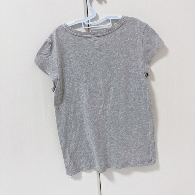 GAP(ギャップ)のGAP トップス 150 女の子 グレー 半袖Tシャツ 春夏 子供服 キッズ/ベビー/マタニティのキッズ服女の子用(90cm~)(Tシャツ/カットソー)の商品写真