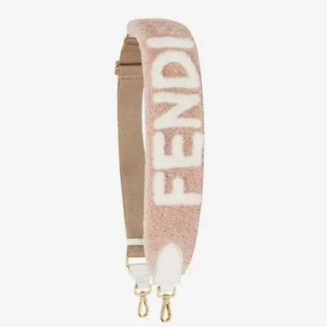 FENDI 新作　ストラップユー　極美品