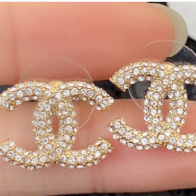 chanel ロゴピアス ブラック ゴールド ほぼ新品 | www.ibnuumar.sch.id