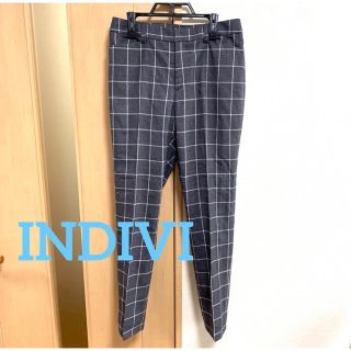 インディヴィ(INDIVI)の【美品】INDIVI チェックテーパードパンツ グレー 毛99%(カジュアルパンツ)