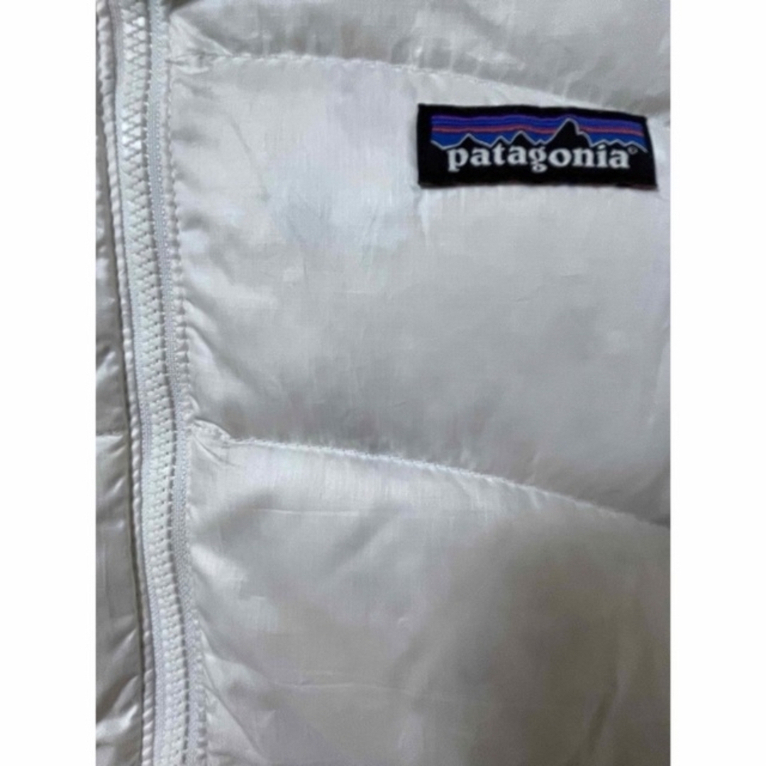 patagonia(パタゴニア)のパタゴニア　ダウンジャケット　キッズ　ガールズ　XS キッズ/ベビー/マタニティのキッズ服女の子用(90cm~)(ジャケット/上着)の商品写真