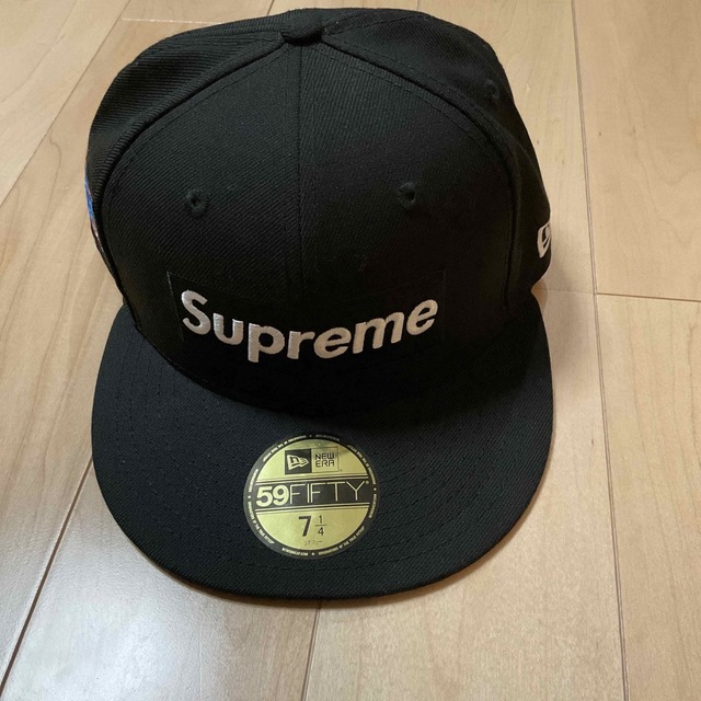 キャップSupreme World Famous Box Logo New Era®