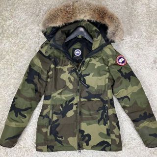 カナダグース(CANADA GOOSE)のカナダグース チェルシー カモ柄 コヨーテファー付ダウンコート レディース XS(ダウンジャケット)